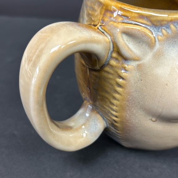 Large 20 oz glazed stoneware 3D Hedgehog shaped mug by Gibson - Picture 8 of 9